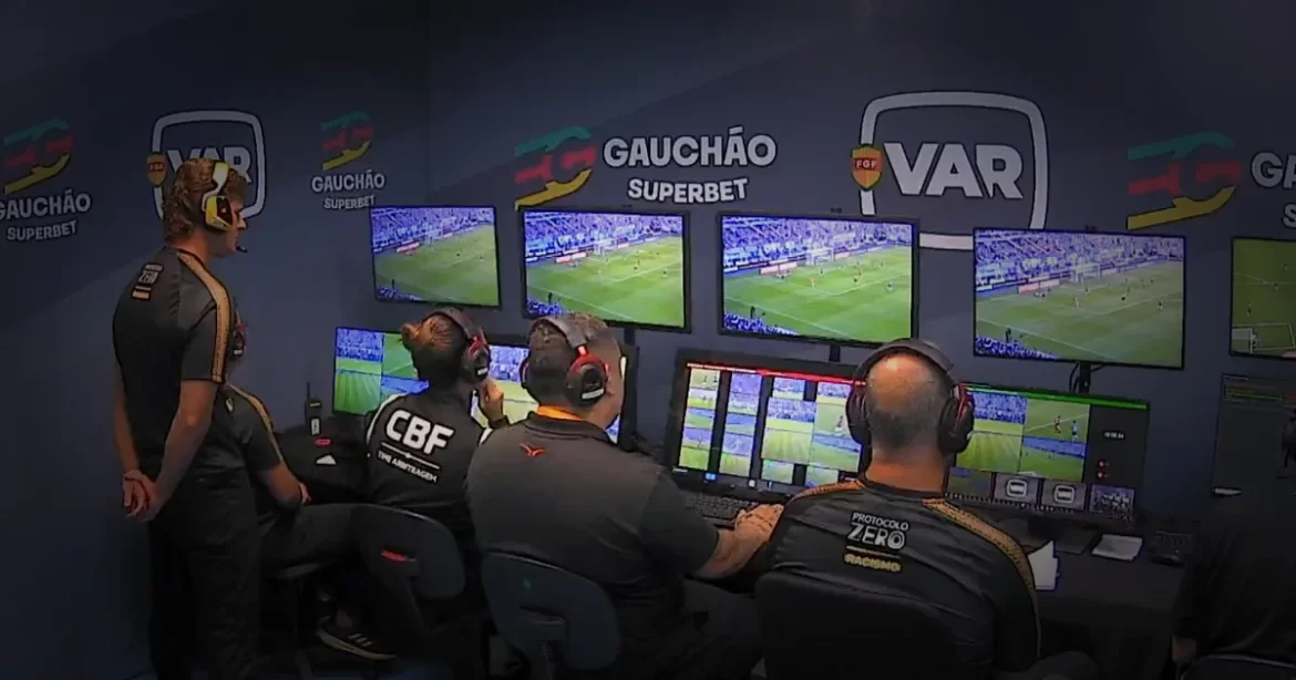 VAR nos estaduais: as tretas que marcaram o futebol em 2025